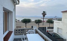 Apartamento En La Playa. Free Parking. Free Wifi
